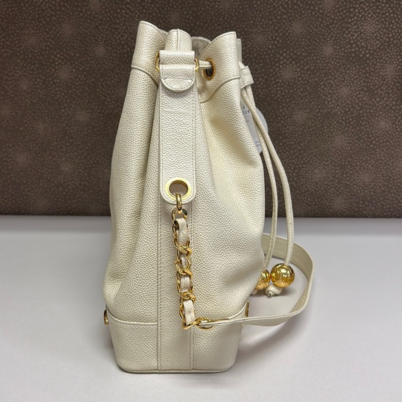 🔥🔥🔥Authentic Chanel Caviar Triple CC Logo Drawstring Bucket Shoulder Bag - Picture 6 of 15